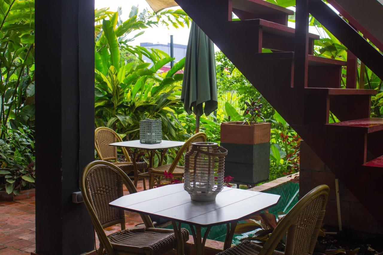 Couleur Locale Paramaribo Exterior photo